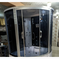 150×150 Executive Jacuzzi With Steam And Other Nice Features