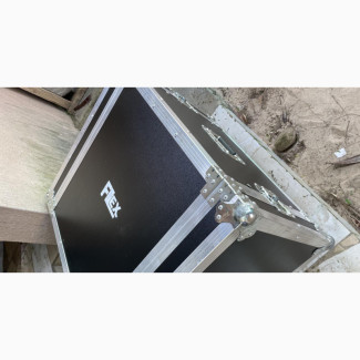 Flex 8u Amplifier Covered Rack. (Padded) With Wheels