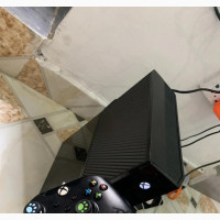 Xbox One with 8 Games and Wired Pad - UK Used