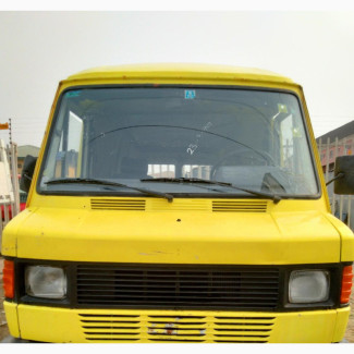 New Mercedes-Benz Sprinter 2000 Yellow