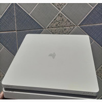 PS4 Slim White With 1 Pad and FIFA 22 CD