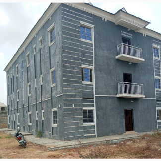 20bdrm Apartment in Gra Keffi for sale