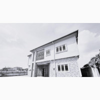 Massive 5 Bedroom Detached for Commercial Use