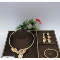 Stunning Viennois Jewelry Set in Silver