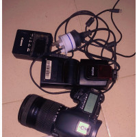 Canon EOS 7D With 18-135mm Lens. + Speedlite Extra Battery