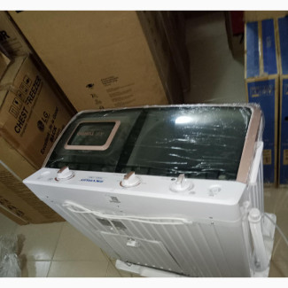 Brand New Skyrun 7kg Twin Tub Washing Machine