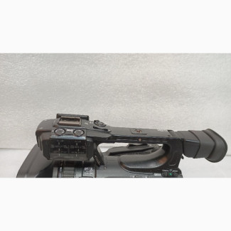 Canon XF100 HD Camcorder With HDMI Output
