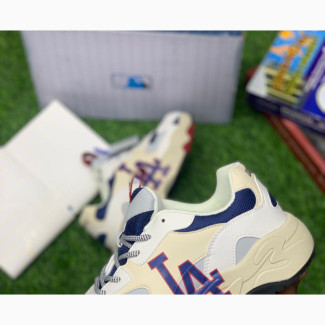 Original LA Sneakers