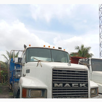 Mack CH Trailer Head - Excellent Condition