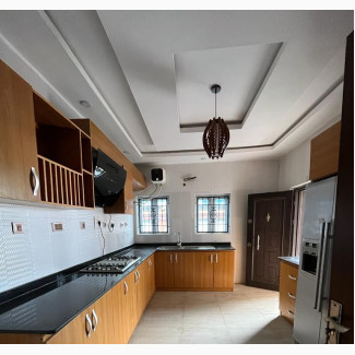 4bdrm Bungalow in Otun Eleshin, Akobo For Sale