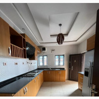 4bdrm Bungalow in Otun Eleshin, Akobo For Sale