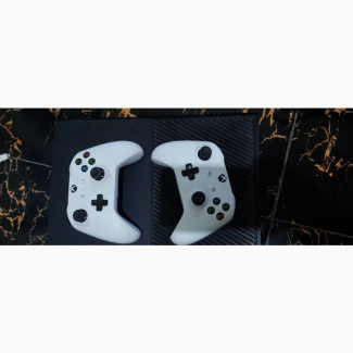 Xbox One With 2 Pads and 8 Games for Sale