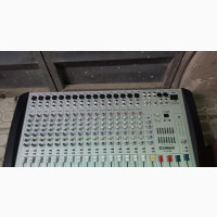 Yamaha 16ch Mixer