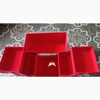 Queen Ladies Jewelry Box - 02