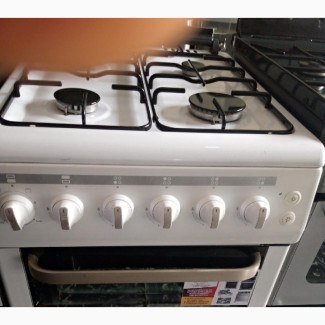 4 Burner Standing Gas Cooker With Double Oven