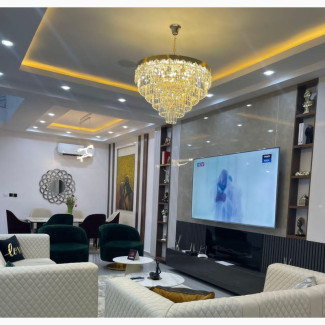 Luxury 4 Bedroom Shortlet Apartment