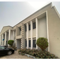 Spacious 5 Bedroom Townhouse / Terrace in Agodi GRA for Rent
