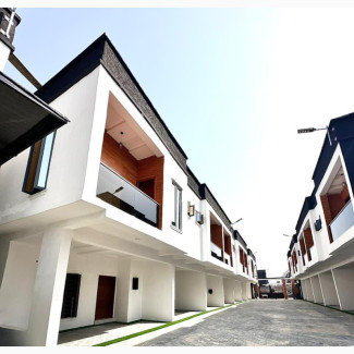3bdrm Townhouse / Terrace in Lekki for rent