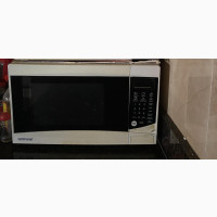 Hotpoint Counter Top Microwave - Neatly Used