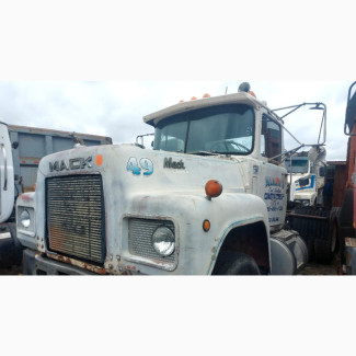 New Arrival 12valve R Model Mack Ten Tyres Head Truck Superb