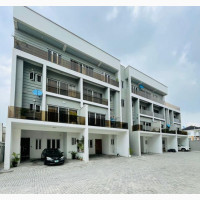 3bdrm Penthouse in Lekki Phase 1 for rent