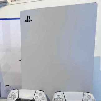 Uk Used Ps5 With 2 Pads - Game Consoles