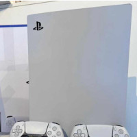 Uk Used Ps5 With 2 Pads - Game Consoles