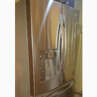 LG Refrigerator With Dispenser