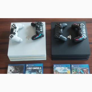 Uk Playstation 4 Pro(Fifa+Gta+Pes+Mk11 + Others) 2 Discs