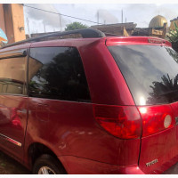 Toyota HiAce 2010 Red
