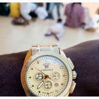 Versace Swiss Made High Quality Wrist Watch. Distress Sale