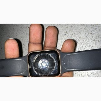 Apple Watch Series SE LTE 44MM - Cracked Screen