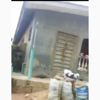 10bdrm Bungalow in Igando / Ikotun/Igando for sale