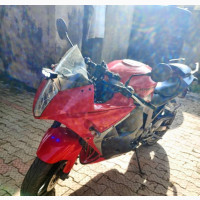 Hyosung GT250R 2015 Red