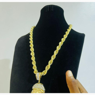 Italian Gold 18karat Necklaces Available