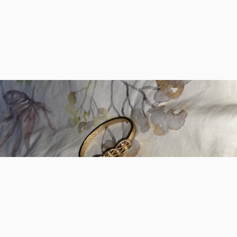 Фото 1/2. Stylish Gold Bracelet