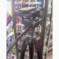 Professional YUEFENG Tripod Stand