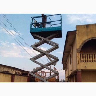 Genie Scissors Lift - 12 Meters