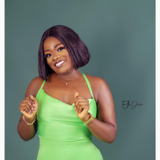 Photographer. Available for Photoshoots, Weddings and Events