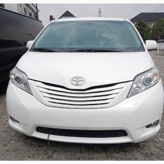 Toyota Sienna 2015 White