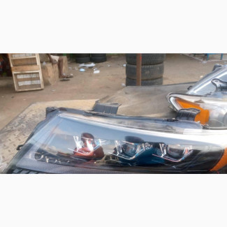 Headlight Venza 2018