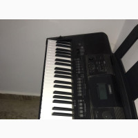 Yamaha PSR E463 Keyboard for Sale