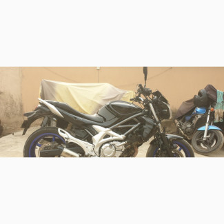 Suzuki Gladius 400cc Black 2013
