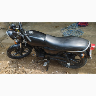 Black 2000 Modified SYM Motorcycle