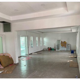 Massive Shop/Office Space To Let in Lekki Phase 1 - 70sqm