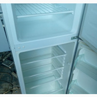 Meduim Sized Refrigerator