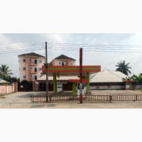 Distress Sale: Filling Station with 6 Functional Pumps