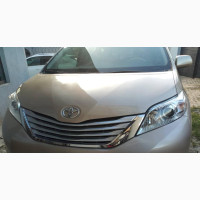 Toyota Sienna XLE 8 Passenger 2011 Gold