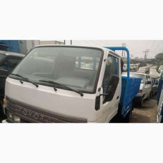 Toyota Dyna 200BLUE