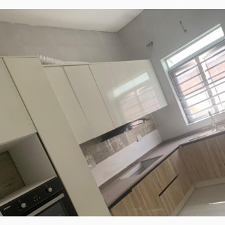 4bdrm Duplex in Orchid Road. Royal, Chevron for rent